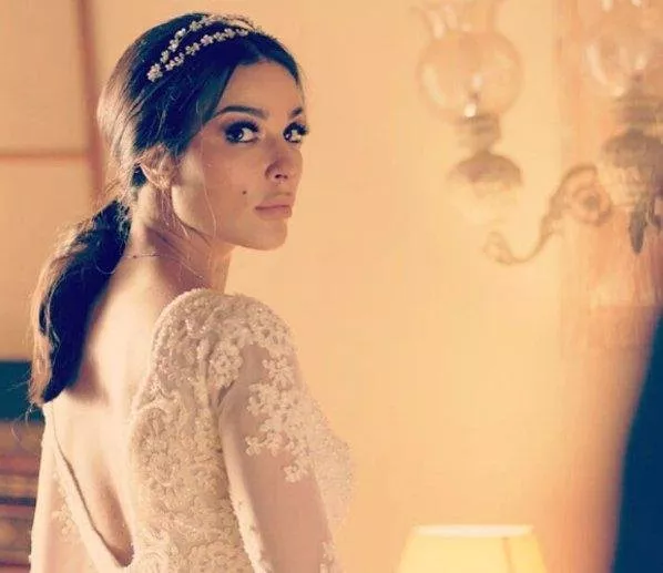 صور طلات نادين نجيم في فساتين الزفاف في مختلف مسلسلاتها
