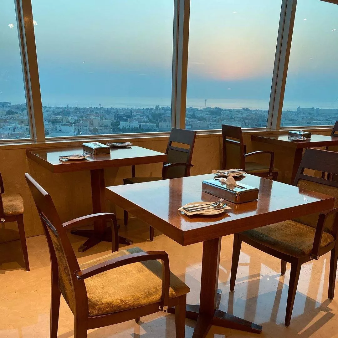 أفضل 8 مطاعم تطل على البحر في مدينة الخبر في السعودية