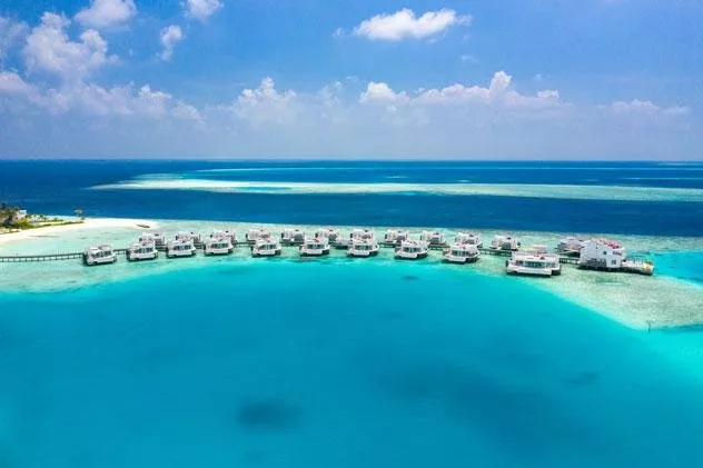 فندق بلازو ڤيرساتشي دبي يتعاون مع فنادق ومنتجعات لوكس في جزر المالديف لتقديم إقامات حصرية مزدوجة