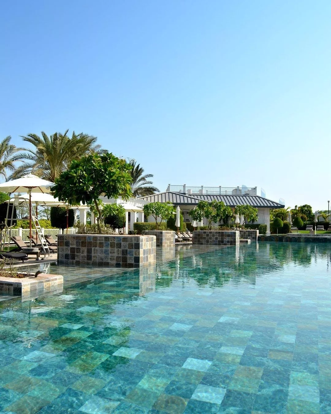 أفضل 10 منتجعات عائلية في دبي وأبو ظبي لقضاء عطلة مع أسرتكِ