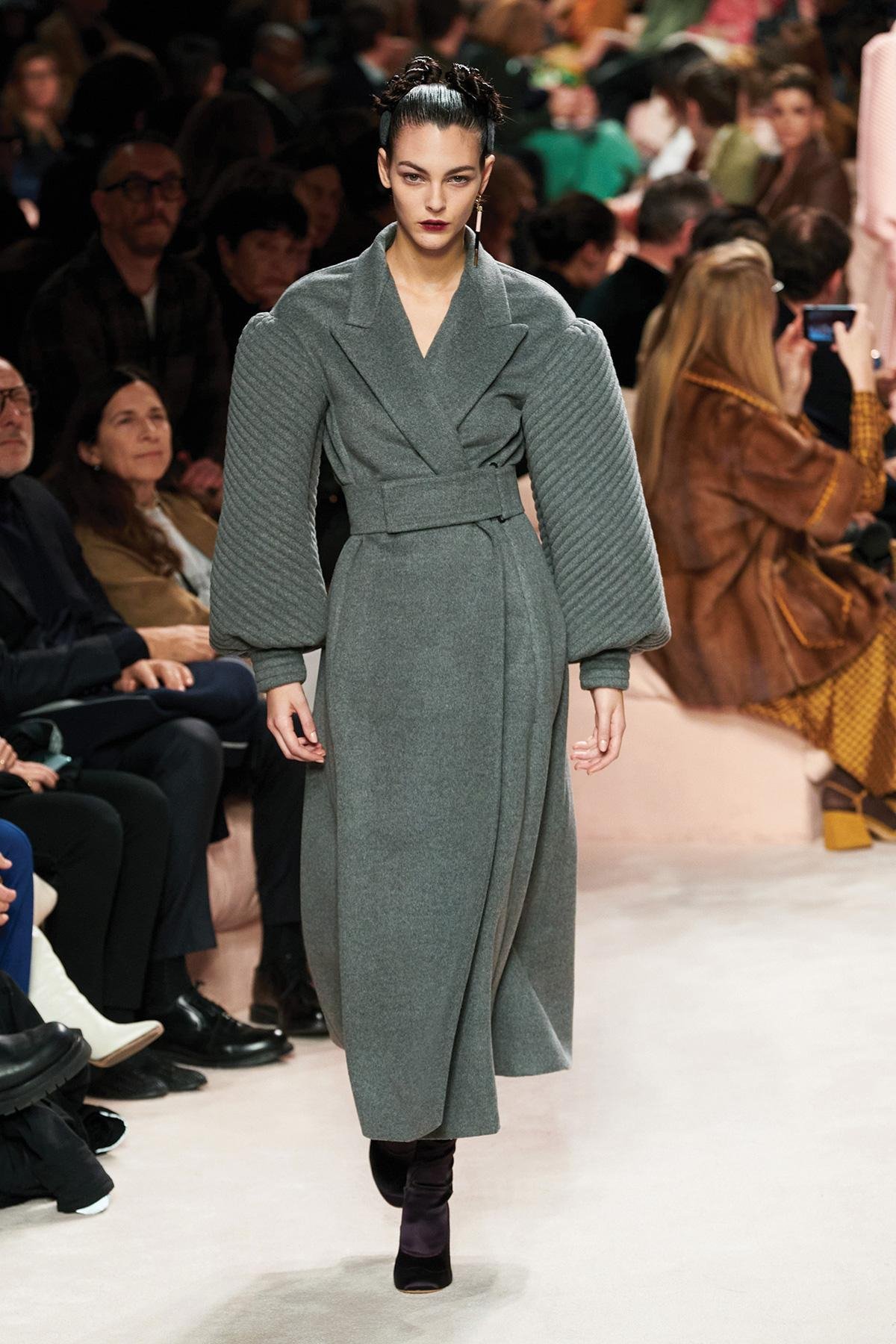 معطف نسائي معاطف شتوية اخر موضة 2021 fendi