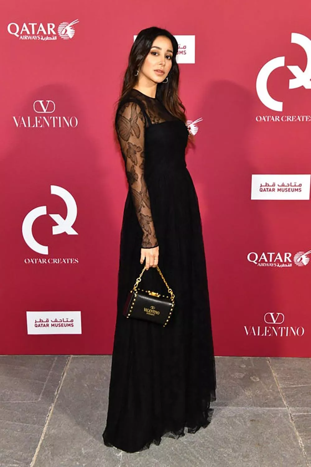Valentino تكشف عن مجموعة للعبايات ضمن فعاليات قطر تبدع، وسط حضور عدد من النجمات
