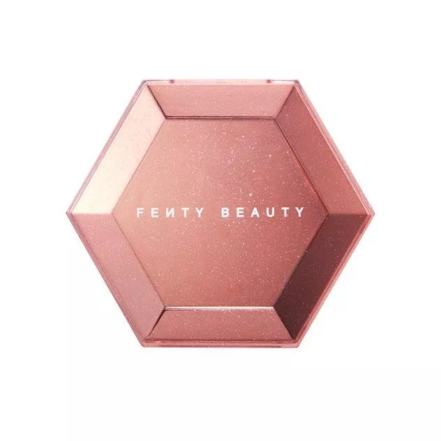 Fenty Beauty تُطلق لونين جديدين بإصدار محدود من هايلايتر Diamond Bomb All-Over Diamond Veil