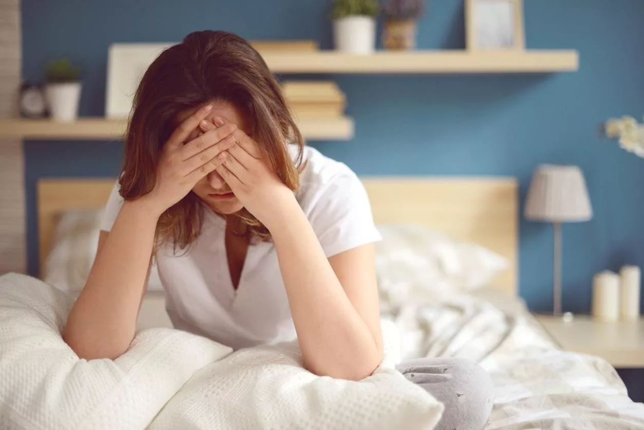 6 نصائح تساعد على إخفاء علامات التعب وقلة النوم