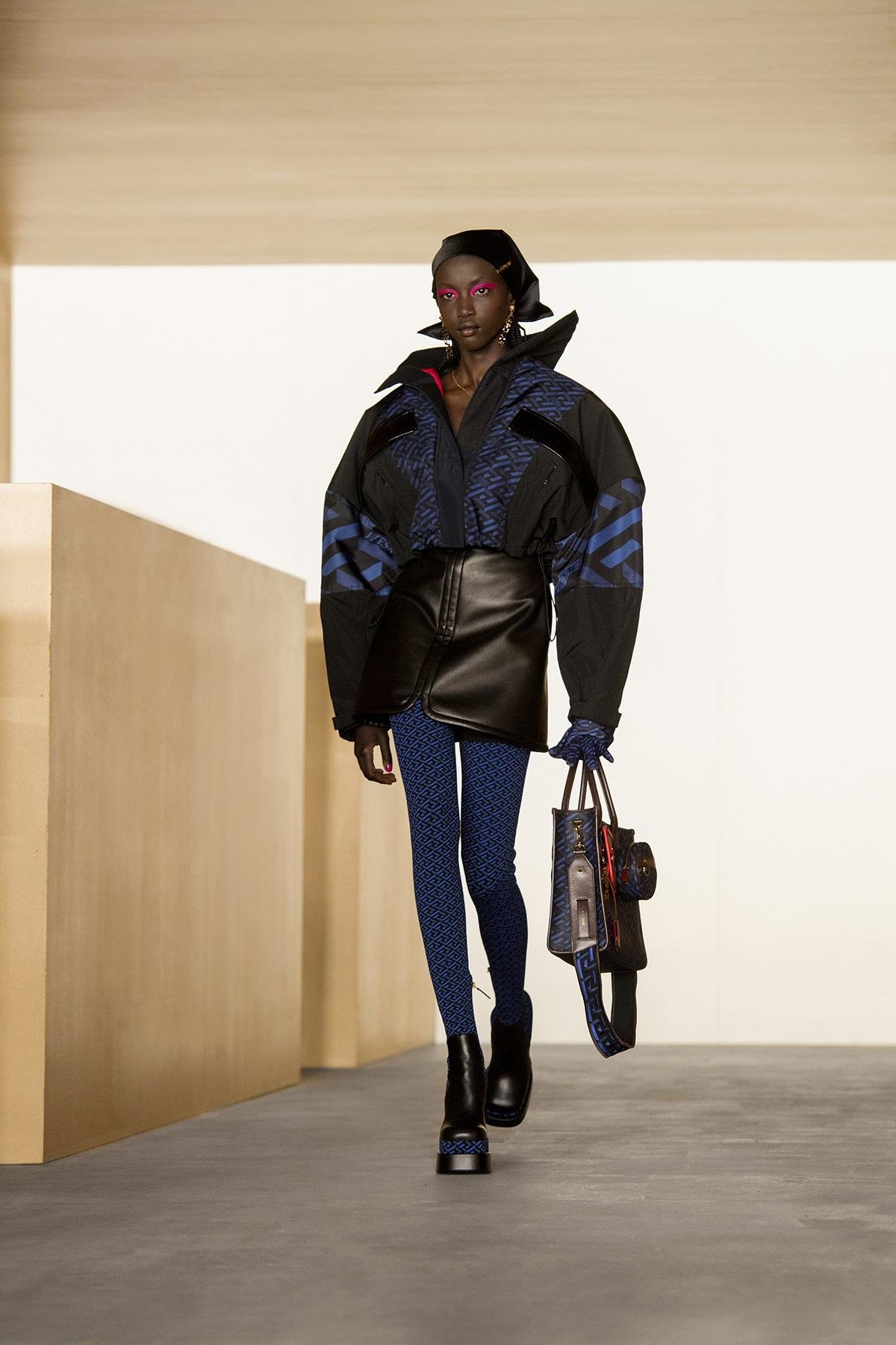 فيرساتشي مجموعة Versace للأزياء الجاهزة لخريف وشتاء 2021-2022