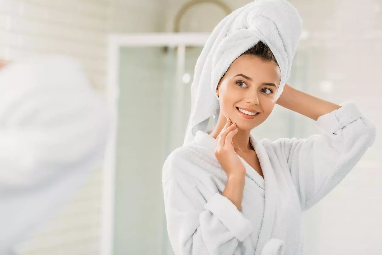 7 خطوات تقوم بها المرأة الفرنسية عند غسل الشعر