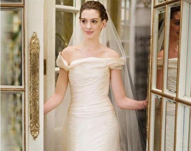8 نصائح تساعدكِ في شراء فستان زفاف من الإنترنت