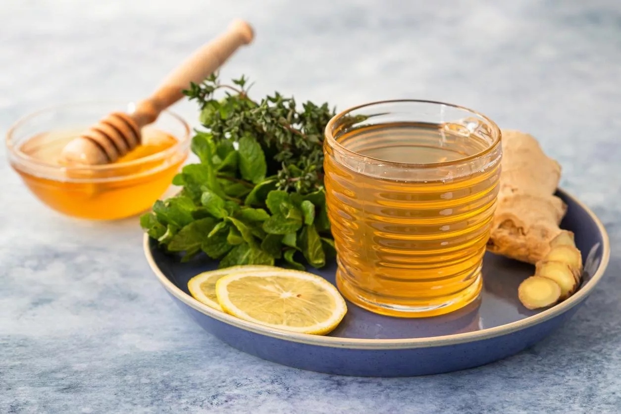 10 أمور تحدث لجسمكِ عند شرب العسل والماء