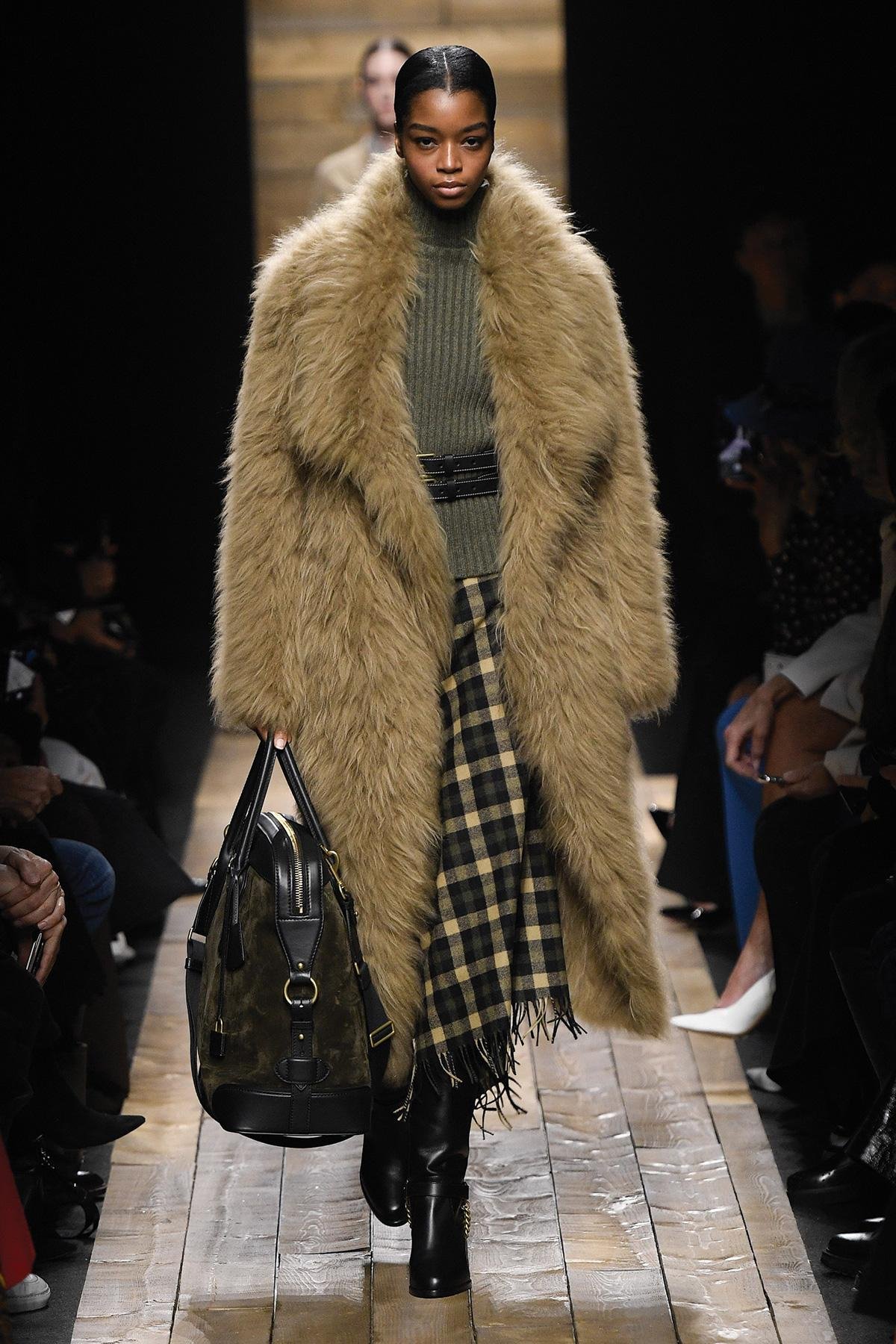 معاطف شتوية معطف اخر موضة شتاء 2021 michael kors مايكل كورس