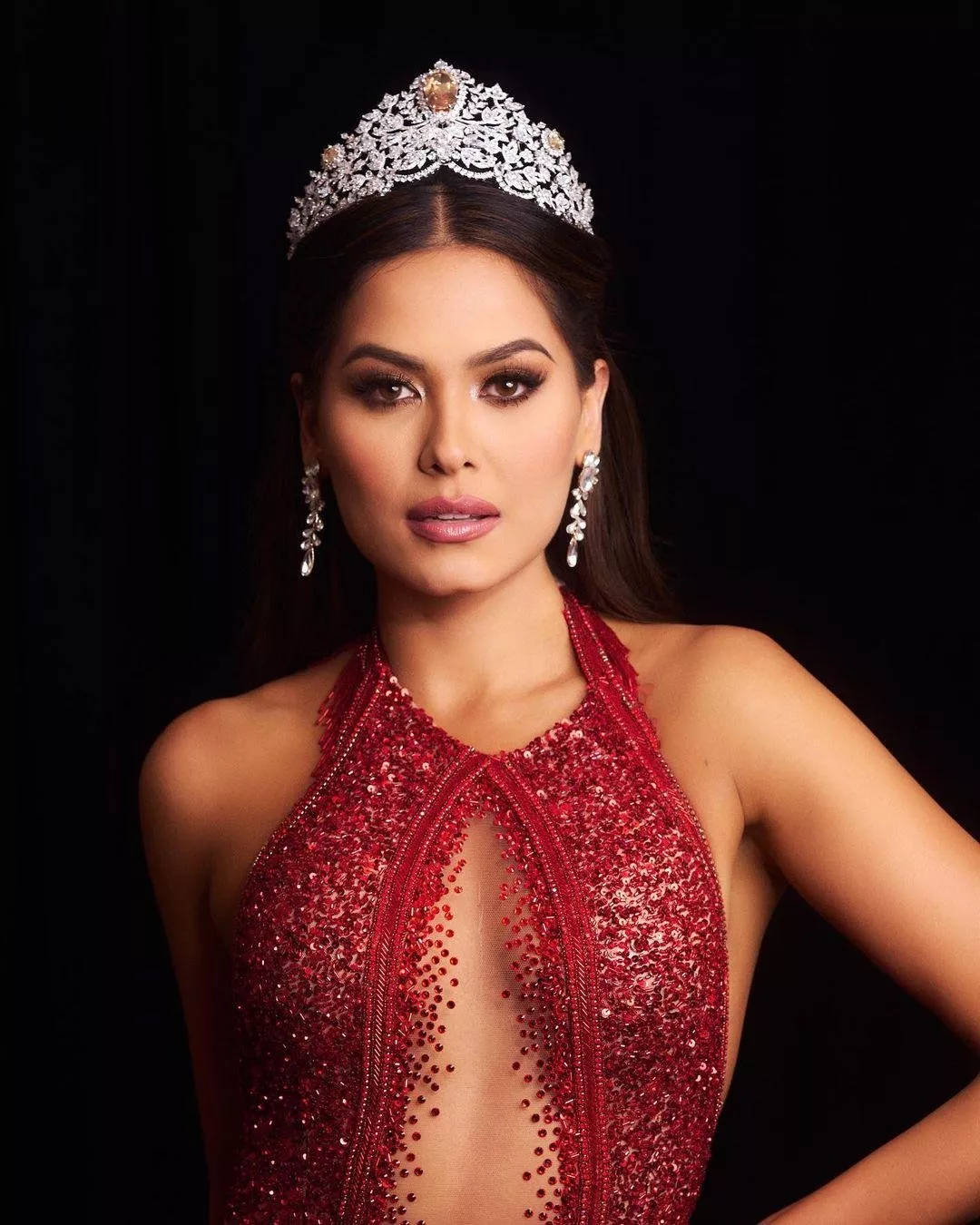 Andrea Meza من المكسيك تحصد لقب ملكة جمال الكون 2020