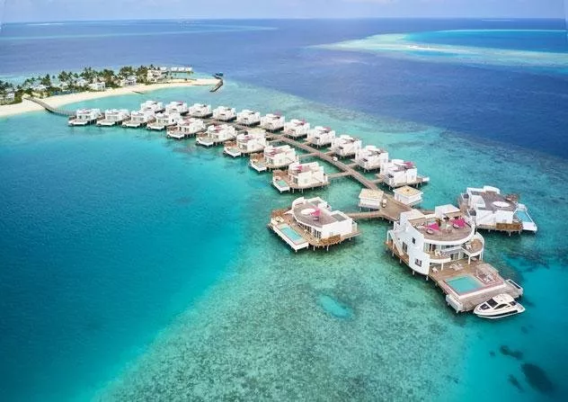 فندق بلازو ڤيرساتشي دبي يتعاون مع فنادق ومنتجعات لوكس في جزر المالديف لتقديم إقامات حصرية مزدوجة