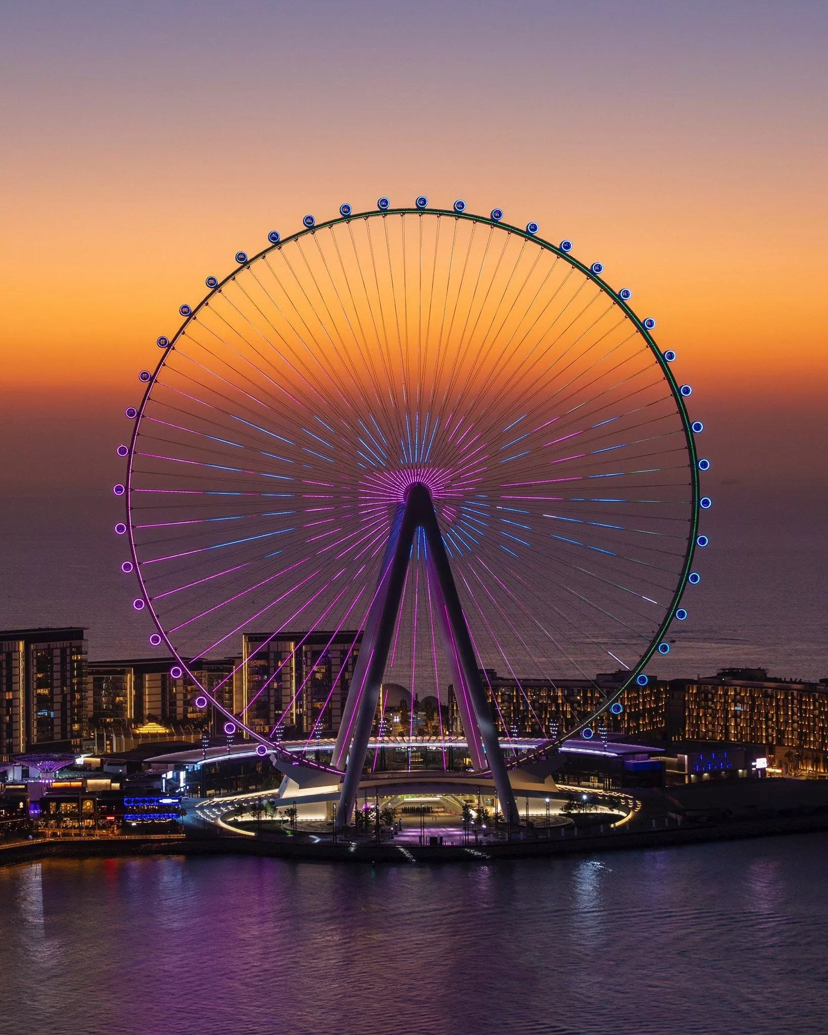 عين دبي: العجلة الأعلى في العالم تفتح أبوابها أمام الزوار