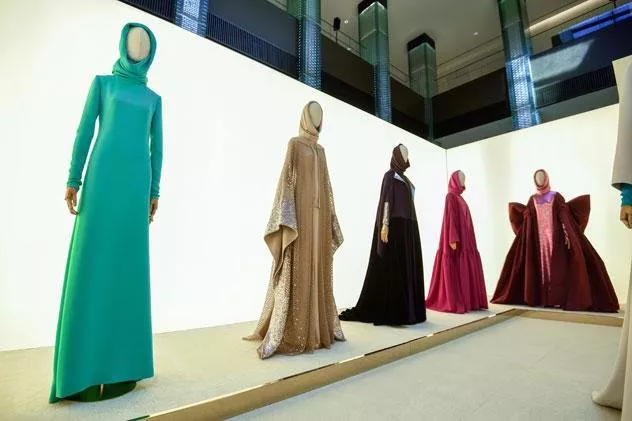 ڤالنتينو تطلق مجموعة التصاميم الراقية عبايا Abaya للعام 2021