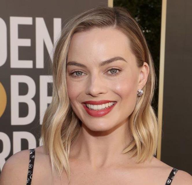 لوكات النجمات غولدن غلوب 2021 golden globes 