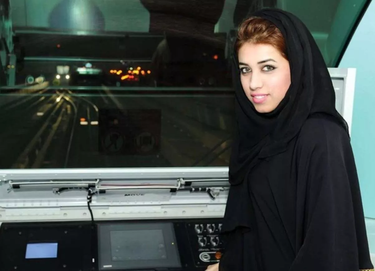 في يوم المرأة الإماراتية، تعرّفي إلى 22 امرأة إماراتية ملهمة في مختلف المجالات