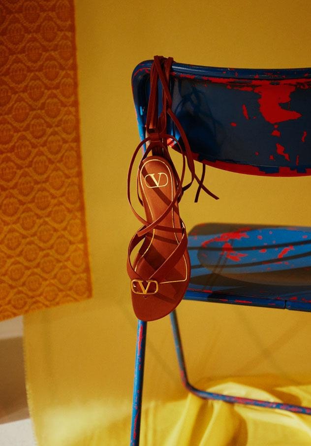 مجموعة أكسسوارات فالنتينو - مجموعة Valentino Escape 2021