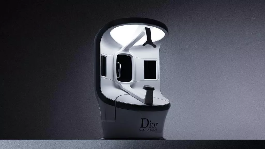 ديور تطلق جهاز Dior Skin Scanner لتحليل صحة البشرة