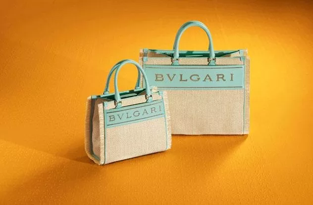 بولغري تطلق مجموعة Bvlgari Resort collection لموسم العطلات والسفر