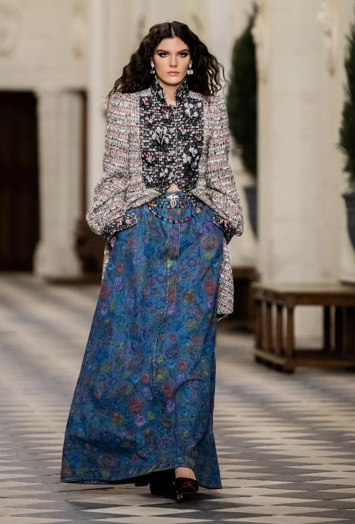 Chanel تطلق مجموعة Métiers d’art 2020-2021: تصاميم تجسّد عصر النهضة في المملكة الفرنسية