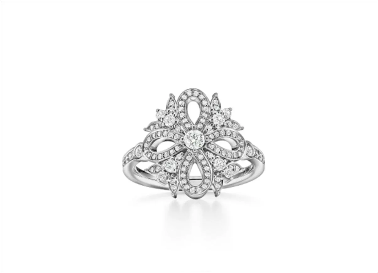 اجمل مجوهرات الماس التي تضيف لمسة فاخرة إلى طلة كل عروس في صيف 2021