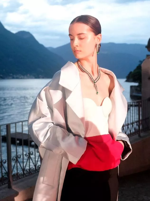 كارتييه تكشف عن مجموعتها الجديدة سيزييم سانس في سلسلة فعاليات خاصة  على ضفاف بحيرة كومو الإيطالية