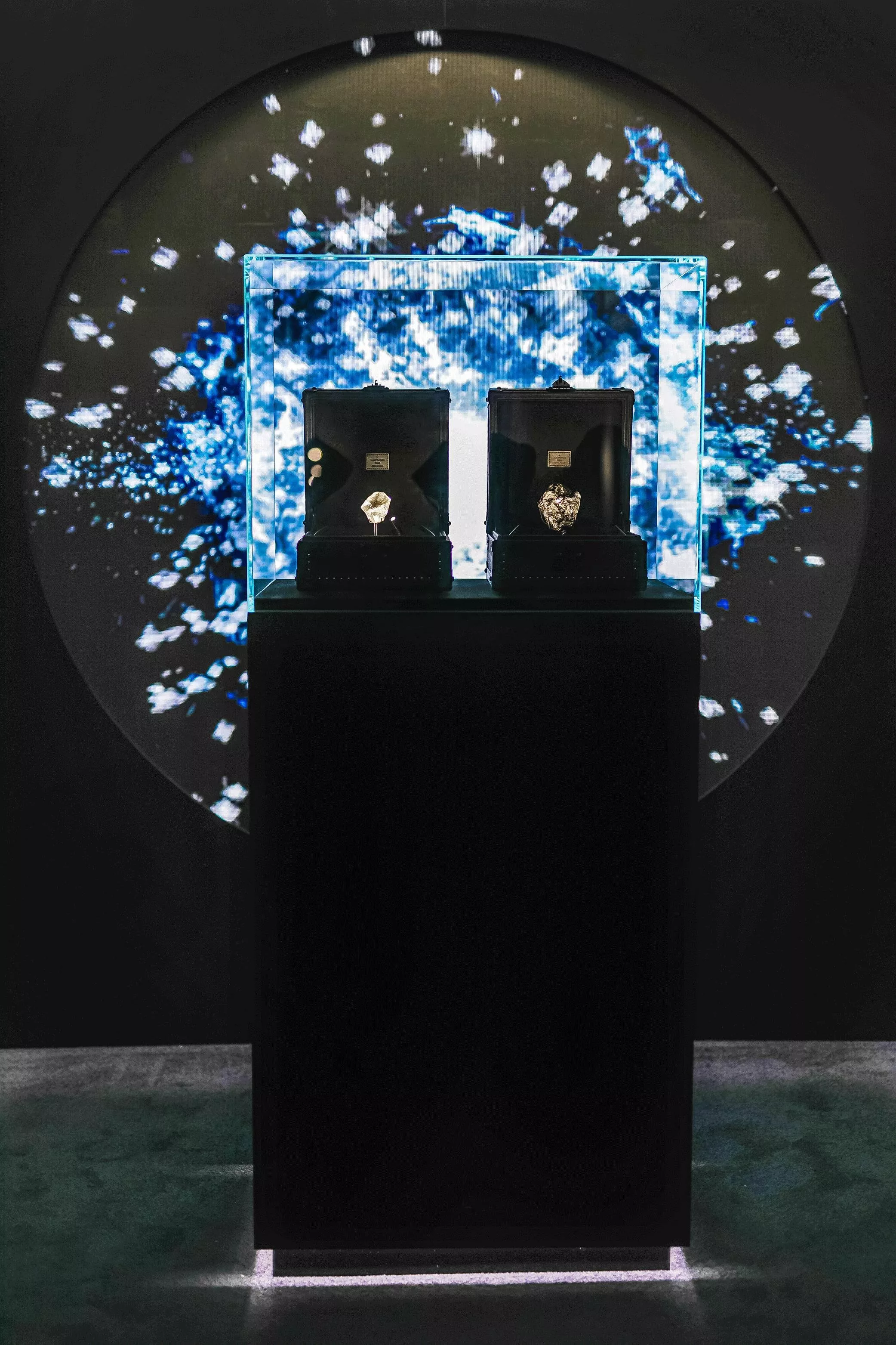 دار Louis Vuitton تطلق معرض المجوهرات الراقية الخاص بها في دبي