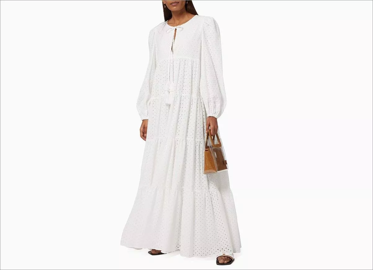 20 فستان ناعم للمحجبات لتتسوّقي من بينها التصميم الأجمل لكِ في صيف 2021
