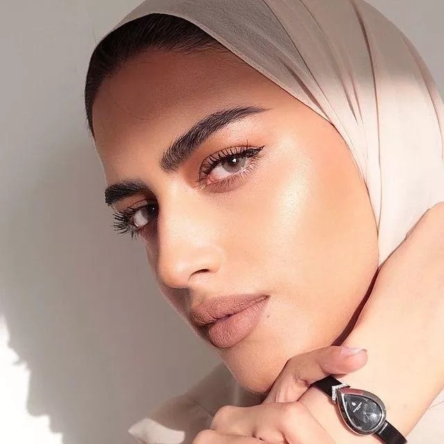 أفضل 11 حساب ميكب ارتست على انستقرام لنساء عربيات مبدعات