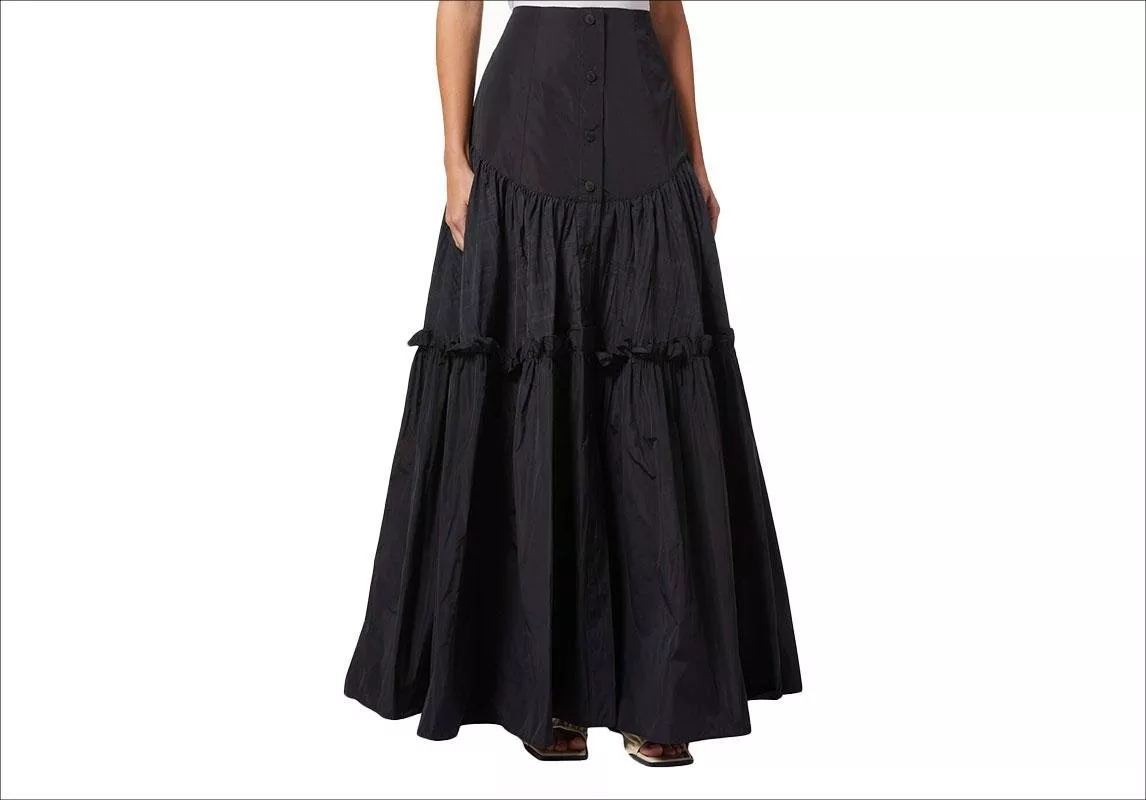 25 تنورة طويلة وواسعة لتتسوّقي الموديل الأنسب لكِ منها في رمضان 2021
