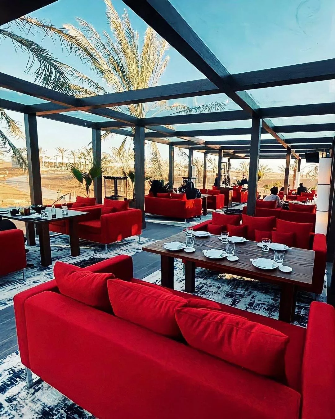 بمناسبة اليوم الاماراتي: أفضل 50 مطعم في الامارات لا بدّ من زيارتها