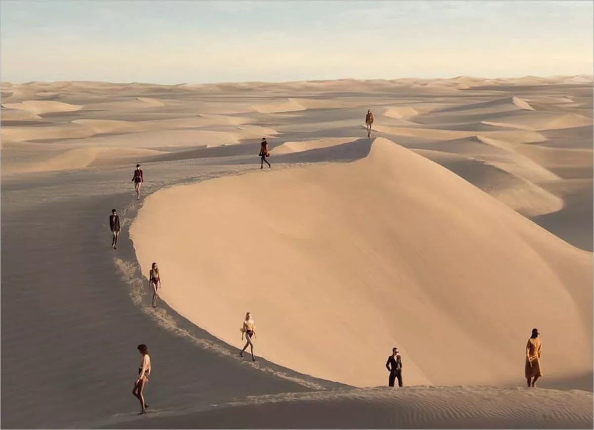 6 براندات عالمية اتّخذت من الصحراء مصدر إلهام لتصاميمها