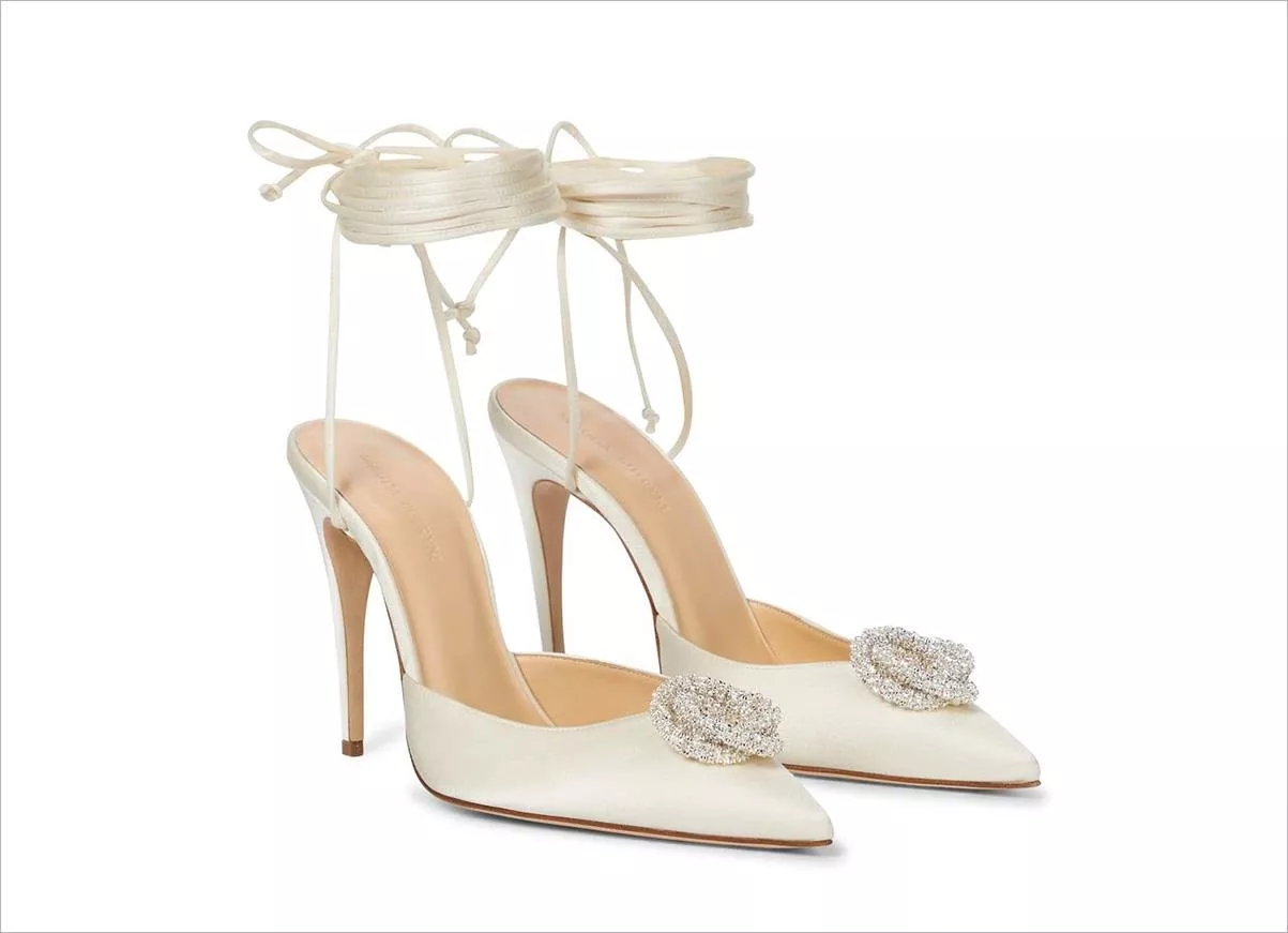 أكثر من 20 موديل حذاء عروس لتتألقي بواحد منها إذا كنتِ عروس في عام 2021