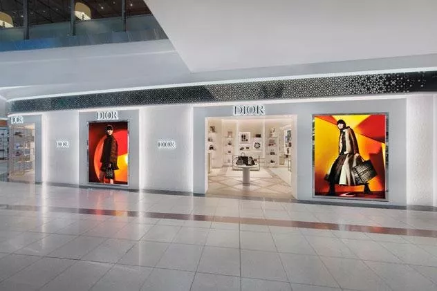 ديور تفتتح بوتيك جديد في سوق دبي الحرّة