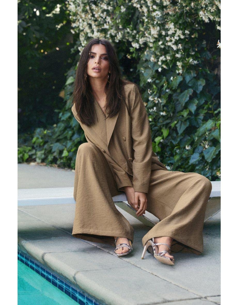 سروال واسع بليزر وسعة بناطيل وسعة موضة صيحة اخر ربيع وصيف 2021  black wide leg suit blazer fashion trend spring summer