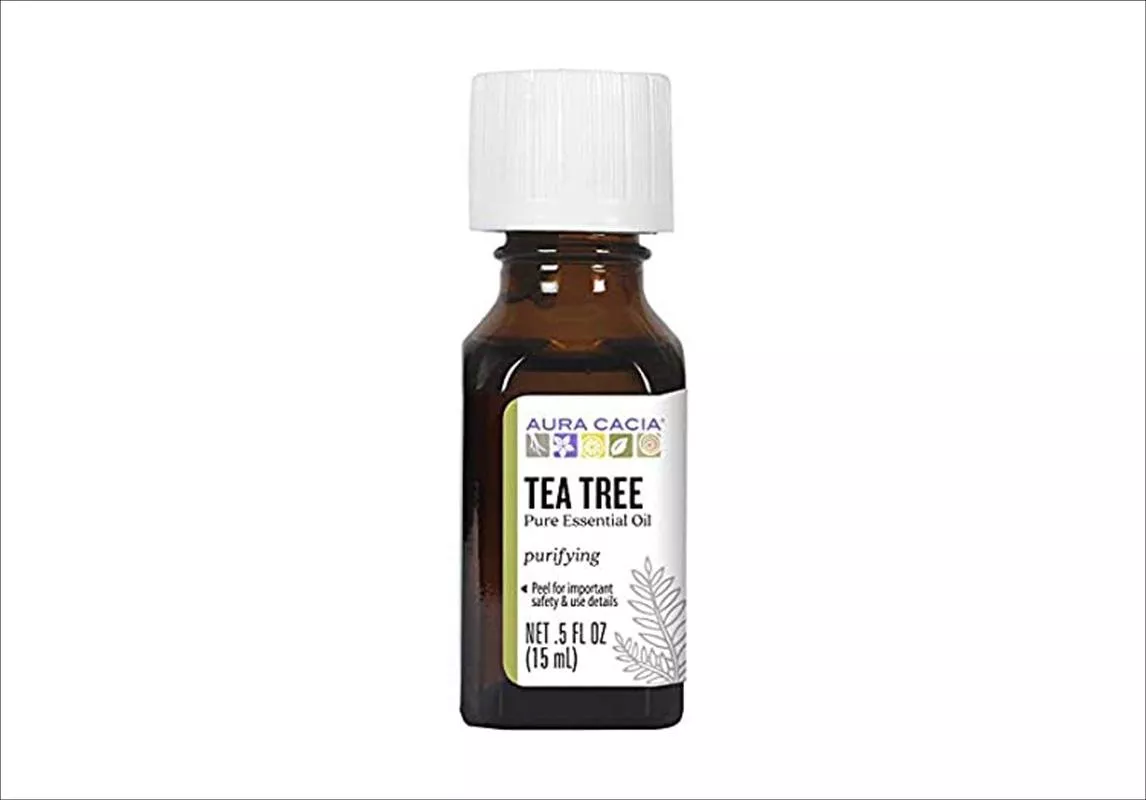 زيت شجرة الشاي هو من أفضل المستحضرات التي ستتسوّقينها للعناية بالبشرة والشعر في آن