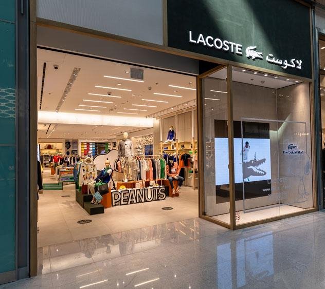 متجر Lacoste في دبي مول - تجربة Le Club Evolution للبيع بالتجزئة