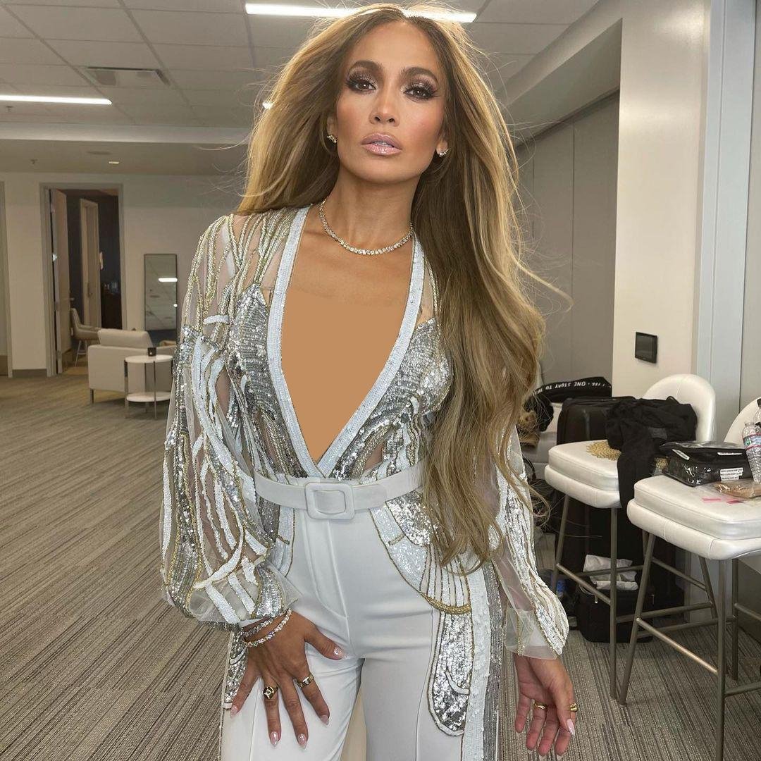جينيفر لوبيز Jennifer Lopez  إيلي صعب elie saab  إطلالات النجمات global citizen