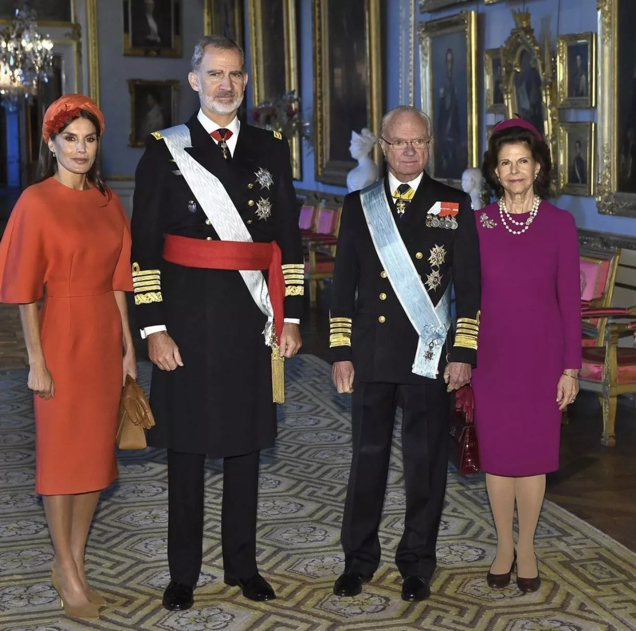 ليتيزيا ملكة إسبانيا تخطف الأنظار بإطلالتين أنيقتين في السويد