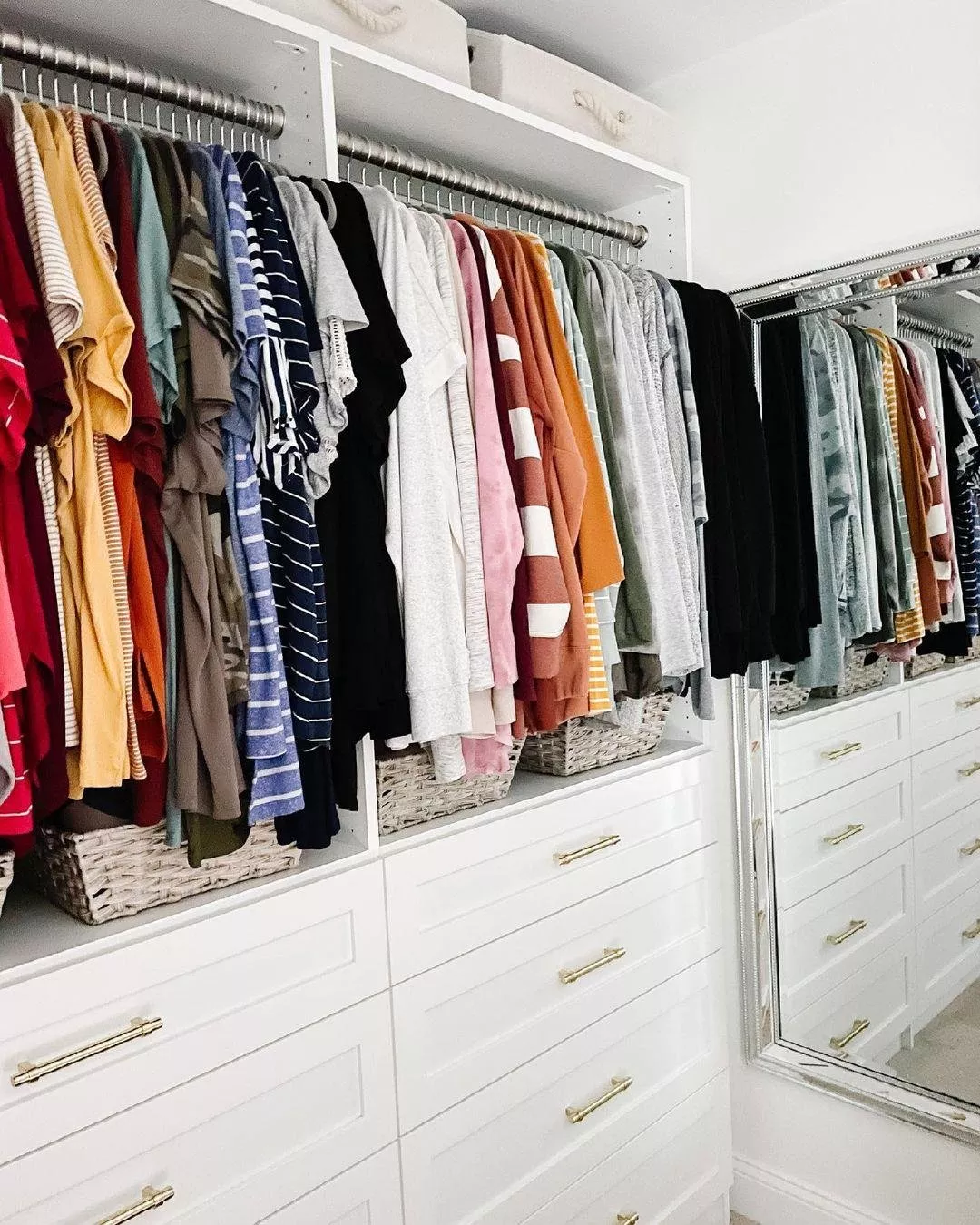 أكثر من 30 صورة دواليب ملابس يمكنكِ أن تستوحي منها لتنفيذها في منزلكِ