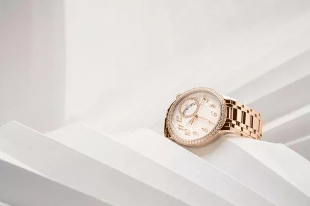 ڤاشرون كونستنتان تطلق نسخة جديدة من طراز ساعة إيجري سلف-ويندنغ