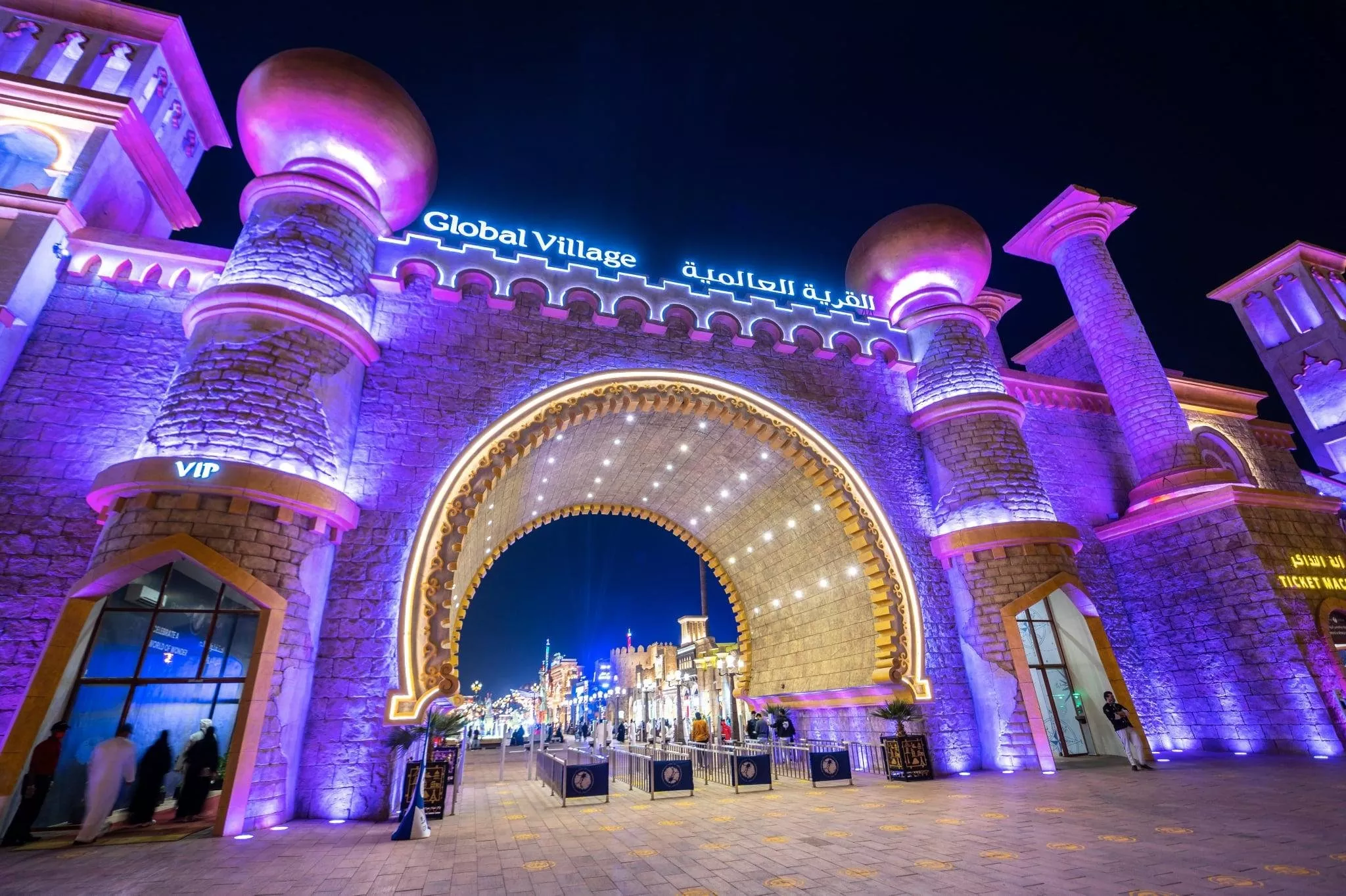 افتتاح القرية العالمية بموسمها الـ 26 في دبي: عروض ضخمة  وإبهار للزوّار