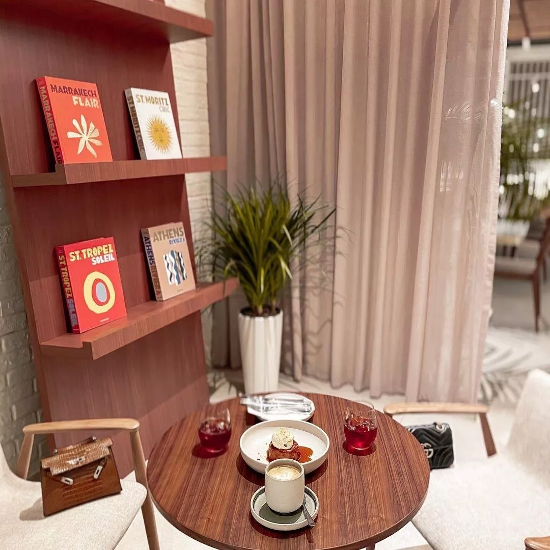 أفضل 8 مقاهي شاي في دبي لتستمتعي بجلسة رائعة مع ألذّ النكهات