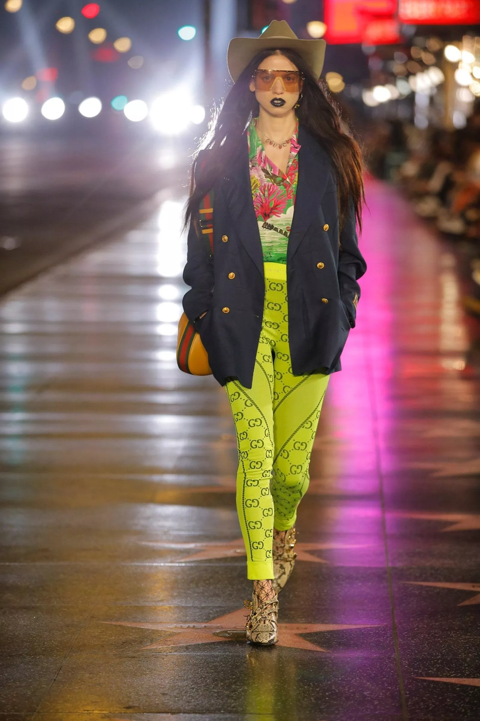 Gucci تحيي بولفار هوليوود بعرض مميّز لمجموعتها لربيع وصيف 2022