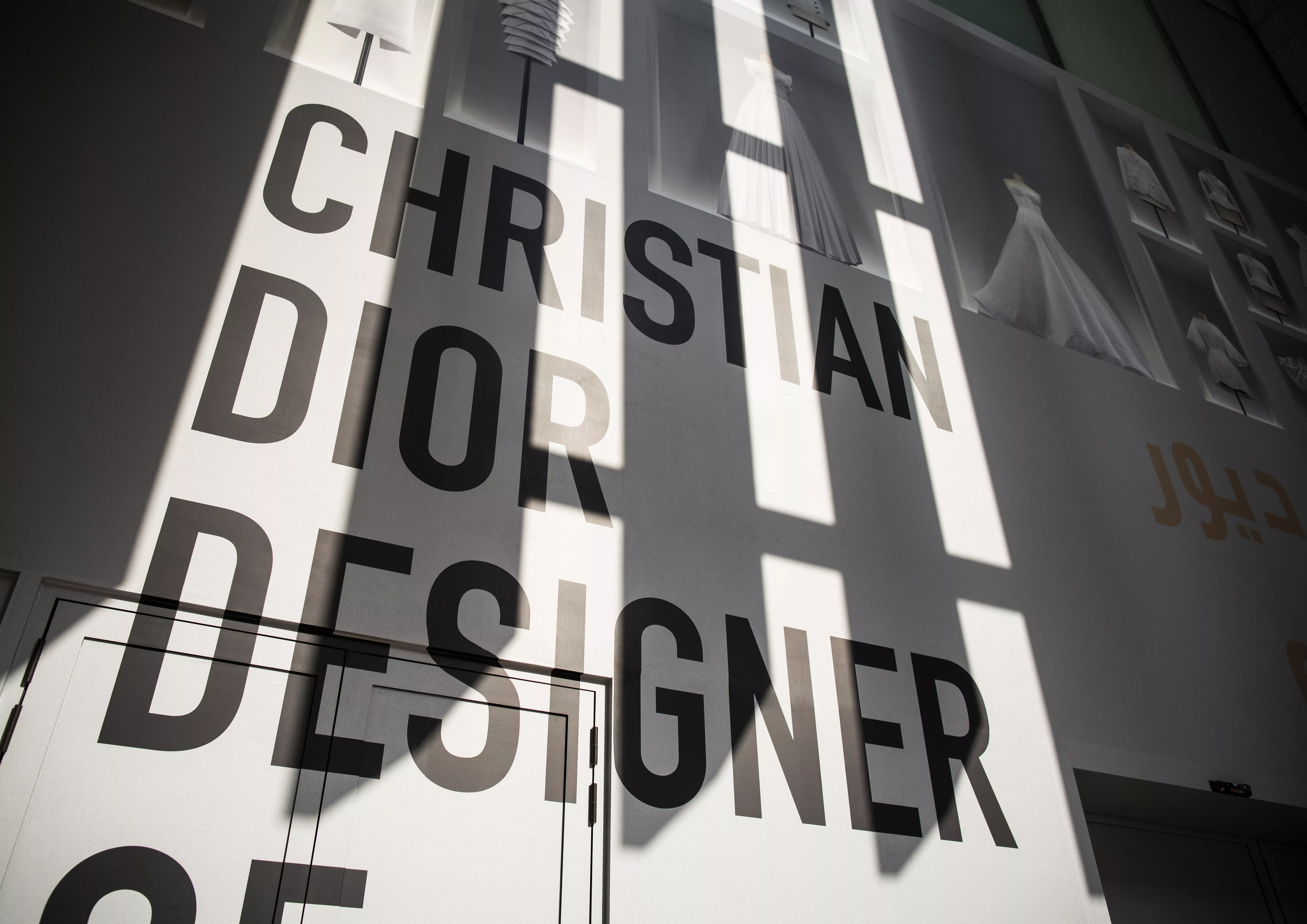 ديور قطر تبدع معرض Christian Dior: Designer of Dreams