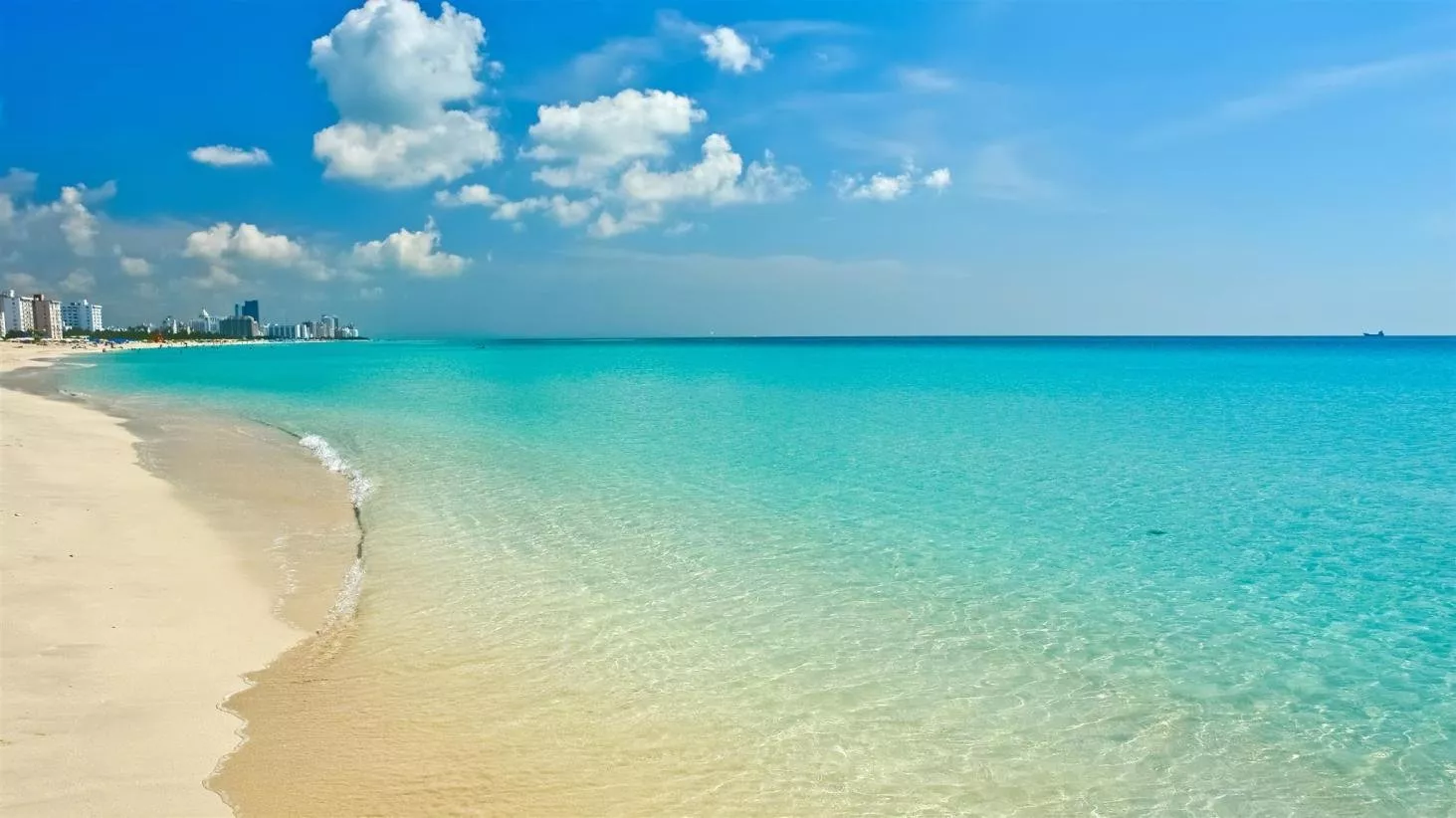أفضل 11 شاطئ بحر وأجملها من حول العالم لقضاء أجواء صيفية ممتعة