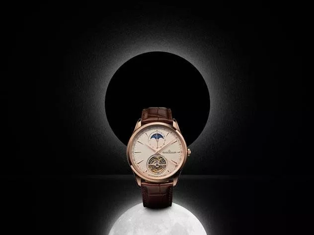 جيجر- لوكولتر تقدّم ساعة جديدة من مجموعة ماستر ألتراثين تجمع بين عرض أطوار القمر والتوربيون