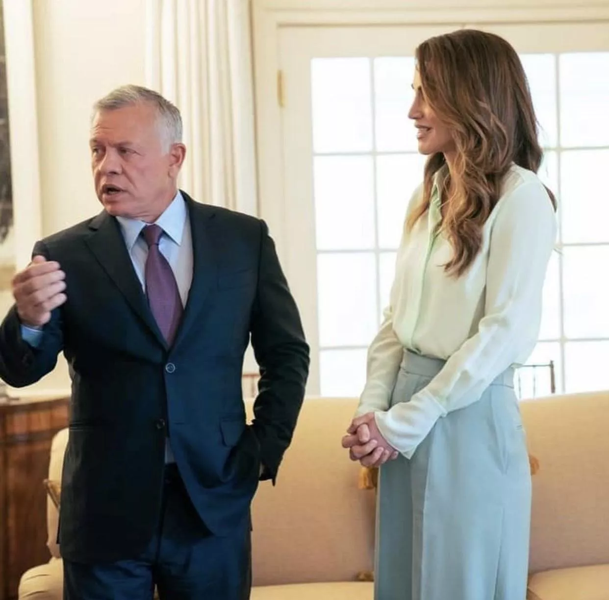الملكة رانيا تخطف الأنظار بلوكات أنيقة وراقية في الولايات المتحدة الأميركية