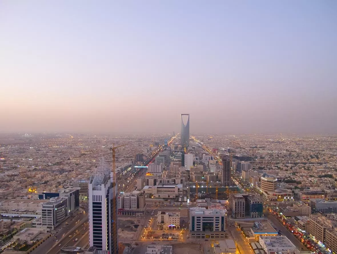 السعودية تمنح تصاريح العمرة فقط للمطعمين ضد فيروس كورونا