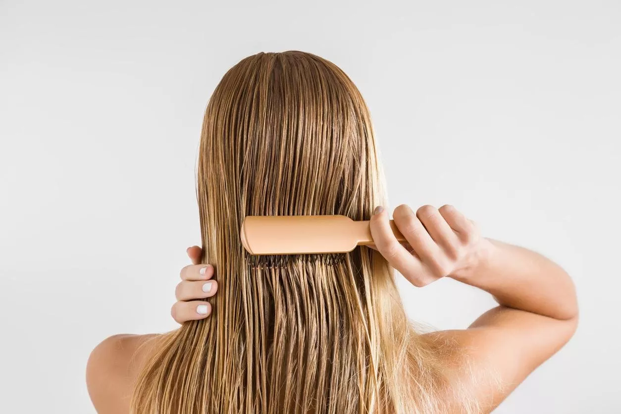 حمام كريم للشعر: أنواعه وكيفية تطبيق كل ماسك على شعركِ