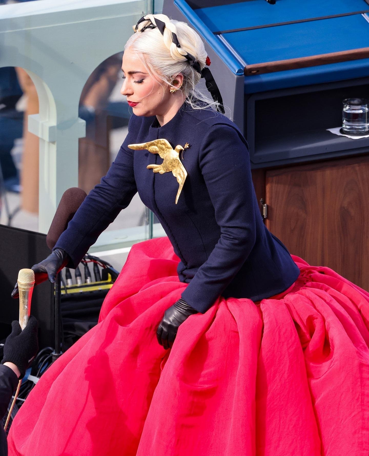 ليدي غاغا تنصيب رئيس الولايات المتحدة جو بايدن Lady gaga Joe Biden
